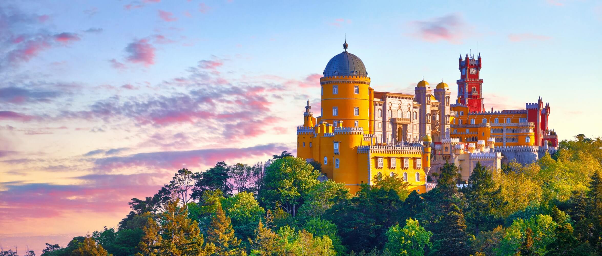 Het kleurrijke Pena-paleis in Sintra, Portugal